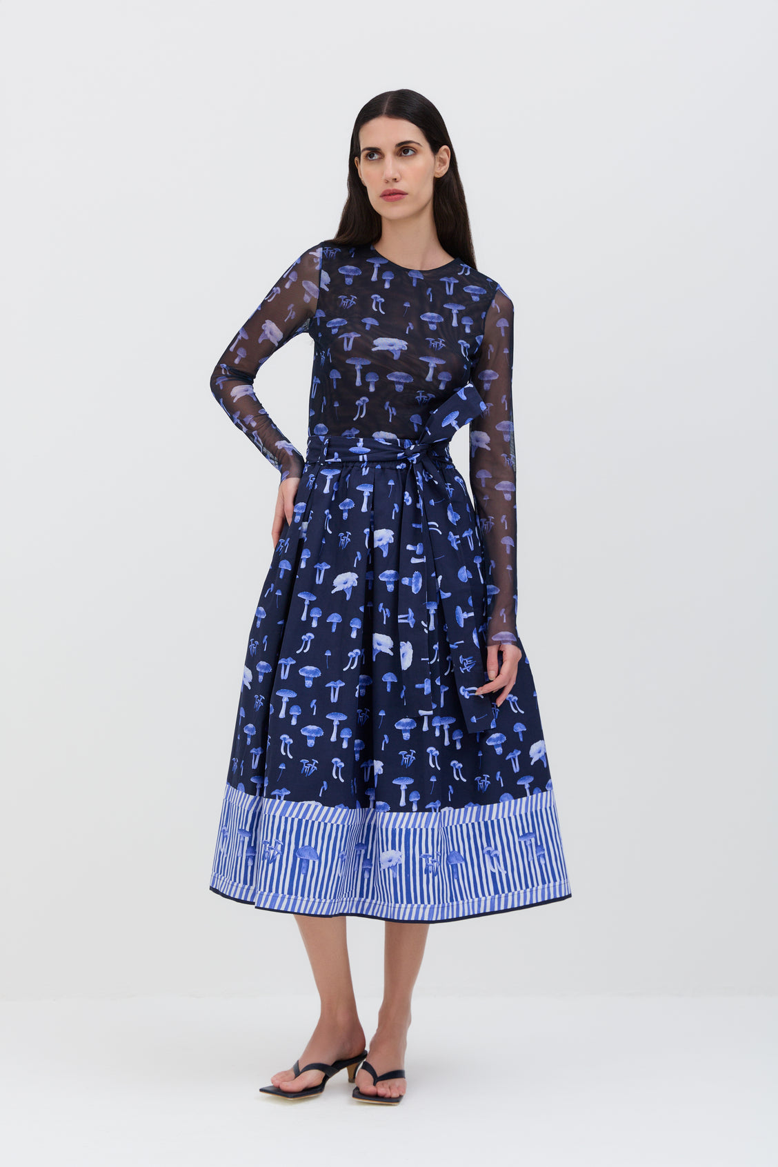 Mushroom Border Midi Skirt in Navy