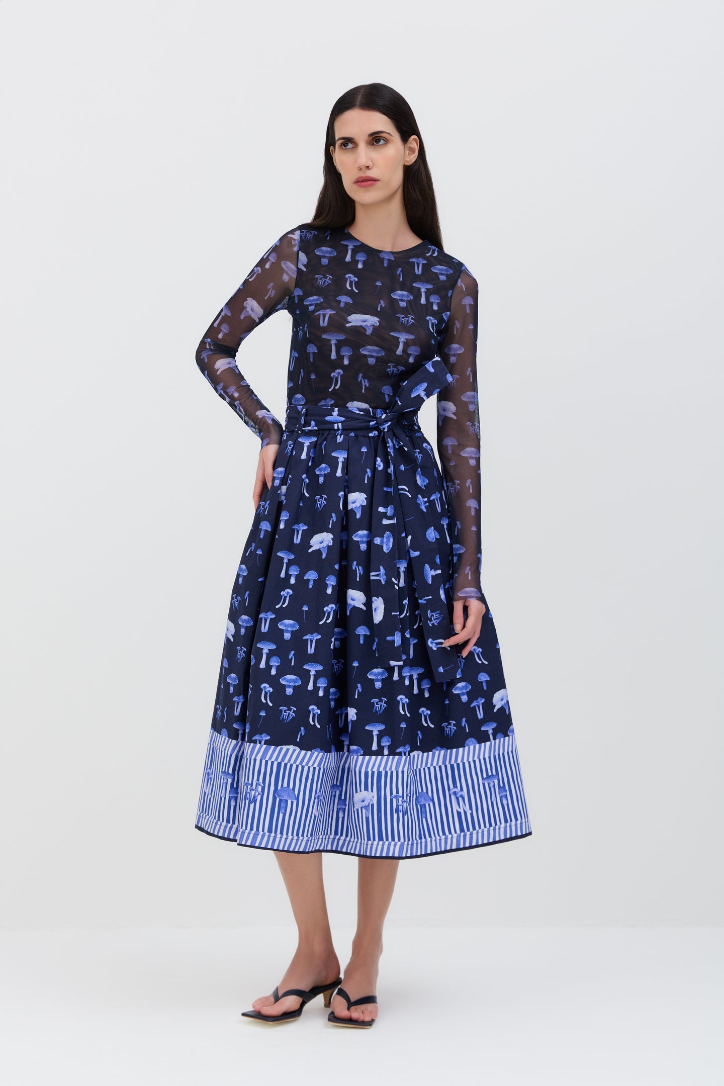 Mushroom Border Midi Skirt in Navy